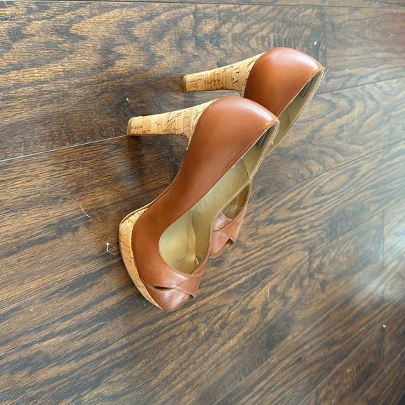 Stuart Weitzman size 9 heels - Picture 2 of 3